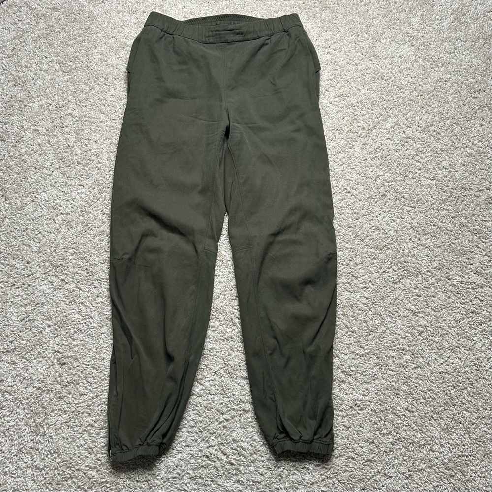 Lululemon Essential Affinity Mid Rise Jogger - Picture 2 of 7